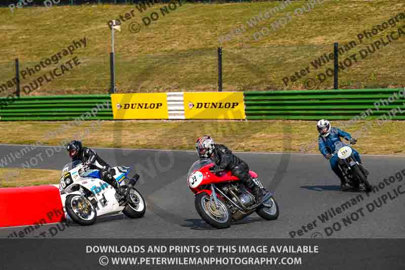 Vintage motorcycle club;eventdigitalimages;mallory park;mallory park trackday photographs;no limits trackdays;peter wileman photography;trackday digital images;trackday photos;vmcc festival 1000 bikes photographs